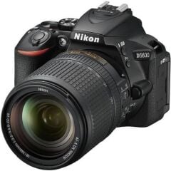 Nikon D5600 18-140mm VR Kit