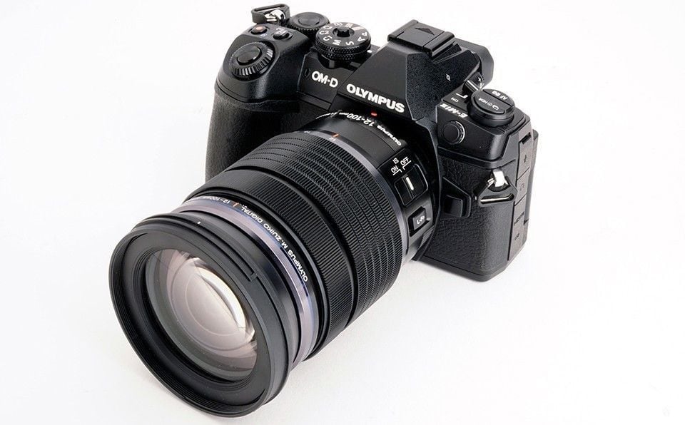 Olympus OM-D E-M1 Mark II 12-100mm f4 PRO Kit ile Aynasız Fotoğraf Makinesi