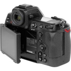 Nikon Z8 Body Aynasız Fotoğraf Makinesi