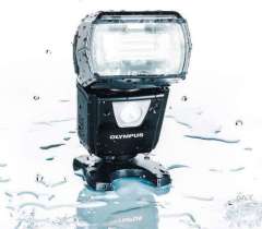 Olympus FL-900R Tepe Flaşı