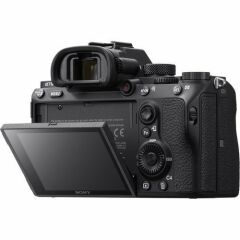 Sony A7 III + Sony 35mm F/2.8 Lens Kit (Sony Eurasia Garantili)