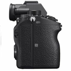 Sony A7 III + Sony 35mm F/2.8 Lens Kit (Sony Eurasia Garantili)