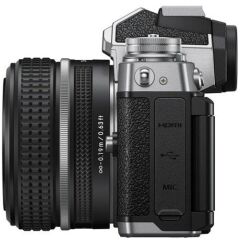 Nikon Z fc 28mm F/2.8 Lens Kit