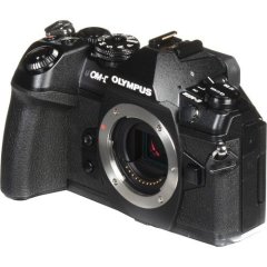 Olympus OM-D E-M1 Mark II + 25mm f/1.2 PRO Kit