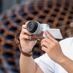 SmallRig 4889 Sony ZV-E10 II için Deri Kılıf Seti (Kahverengi)