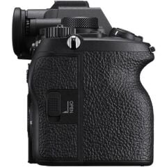 Sony A7R V (A7R 5) Aynasız Fotoğraf Makinesi