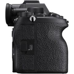 Sony A7R V (A7R 5) Aynasız Fotoğraf Makinesi