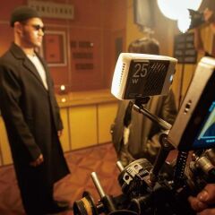 ZHIYUN CINEPEER CM25 FILL LIGHT