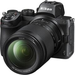 Nikon Z5 24-200mm Lensli Kit