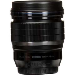 Olympus M.Zuiko Digital ED 45mm 1:1.2 PRO Lens